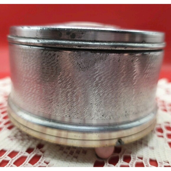 Vintage Musical Powder Box Puff  Round Aluminum Vanity Works ! - Picture 3 of 11